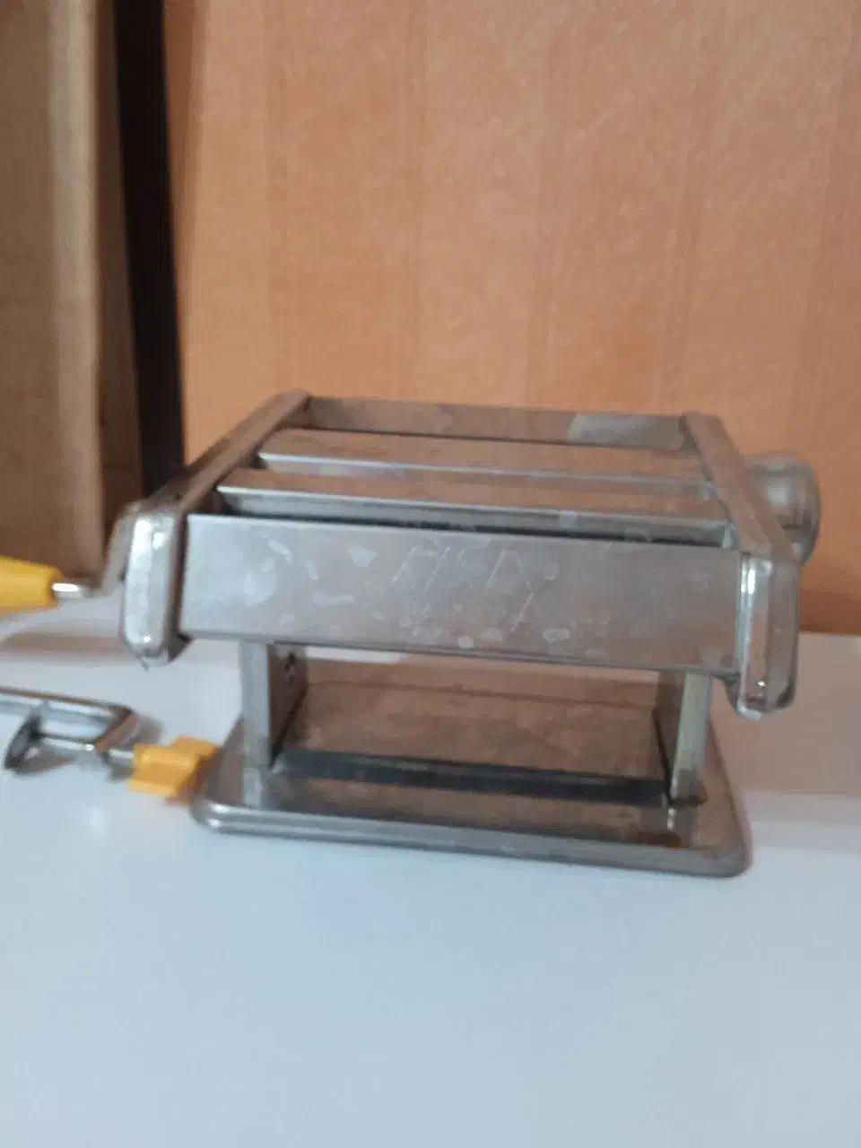 دستگاه رشته بری و پاستا|ظروف پخت‌وپز|گلبهار, شهر جدید گلبهار|دیوار