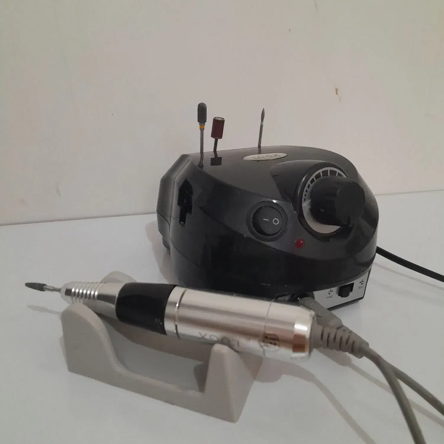 سوهان برقی وچراغ ناخن کاری|آرایشی، بهداشتی، درمانی|لشت نشا, |دیوار