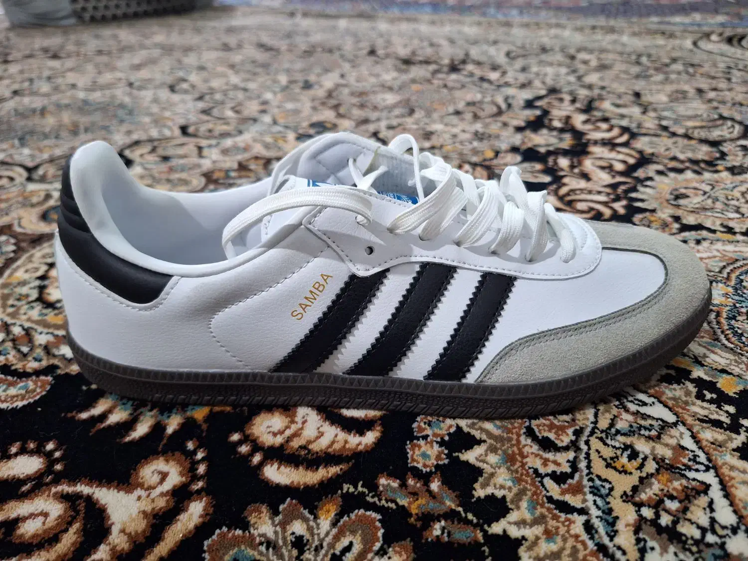 کتونی و کفش|کیف، کفش، کمربند|بروجرد, |دیوار