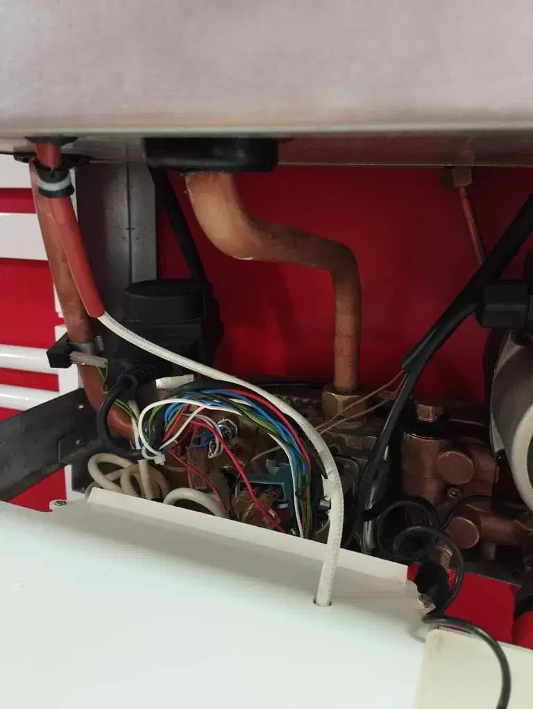 تعمیر پکیج|آبگرمکن، پکیج، شوفاژ|شیراز, وحدت|دیوار