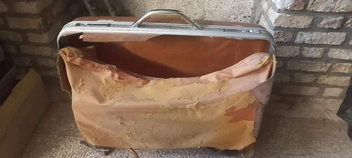 چمدان  شکسته نیاز به تعمیر|کیف، کفش، کمربند|یزد, |دیوار