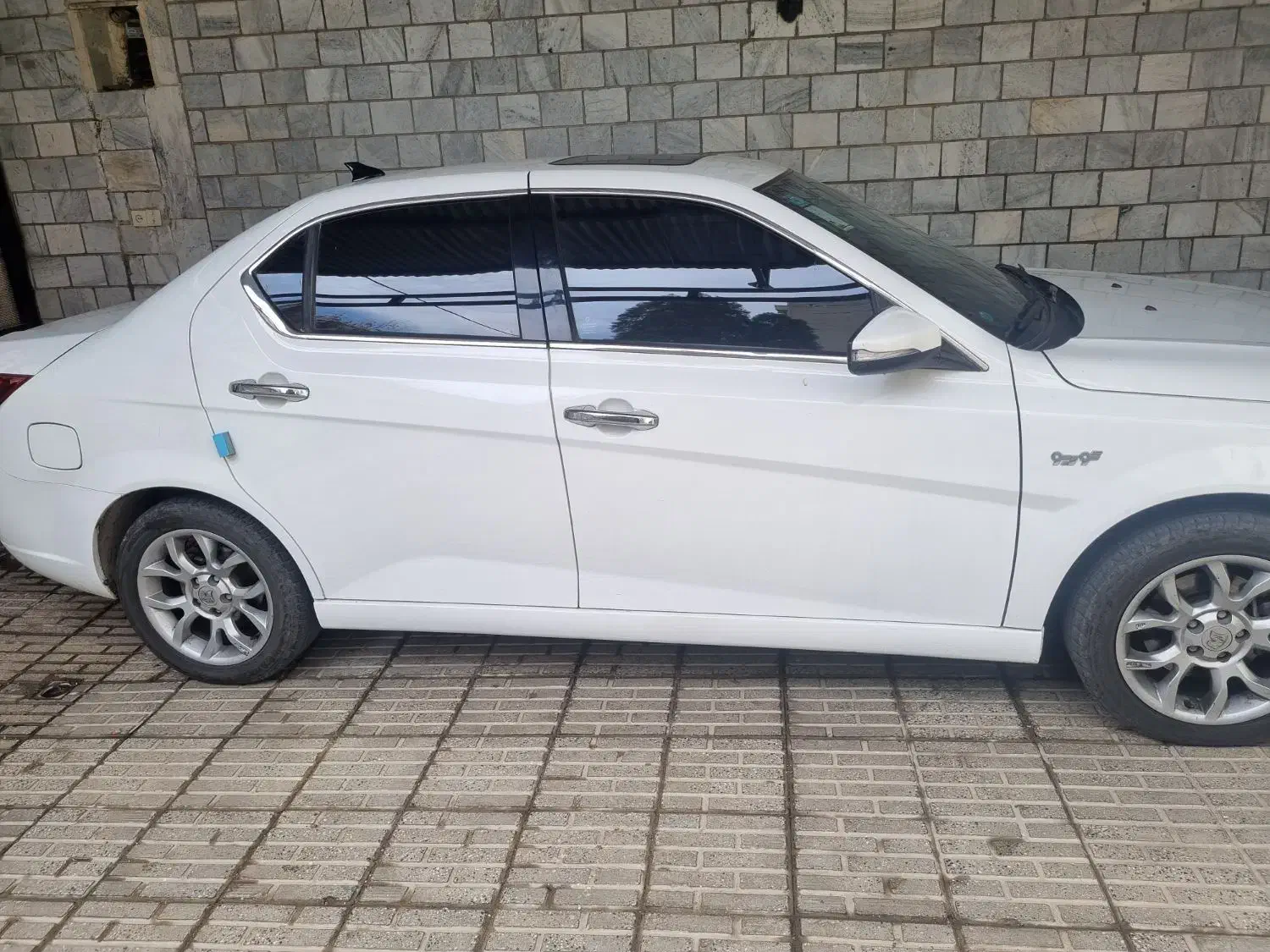 دنا پلاس اتومات سفید ۱۴۰۲|خودرو سواری و وانت|اراک, |دیوار