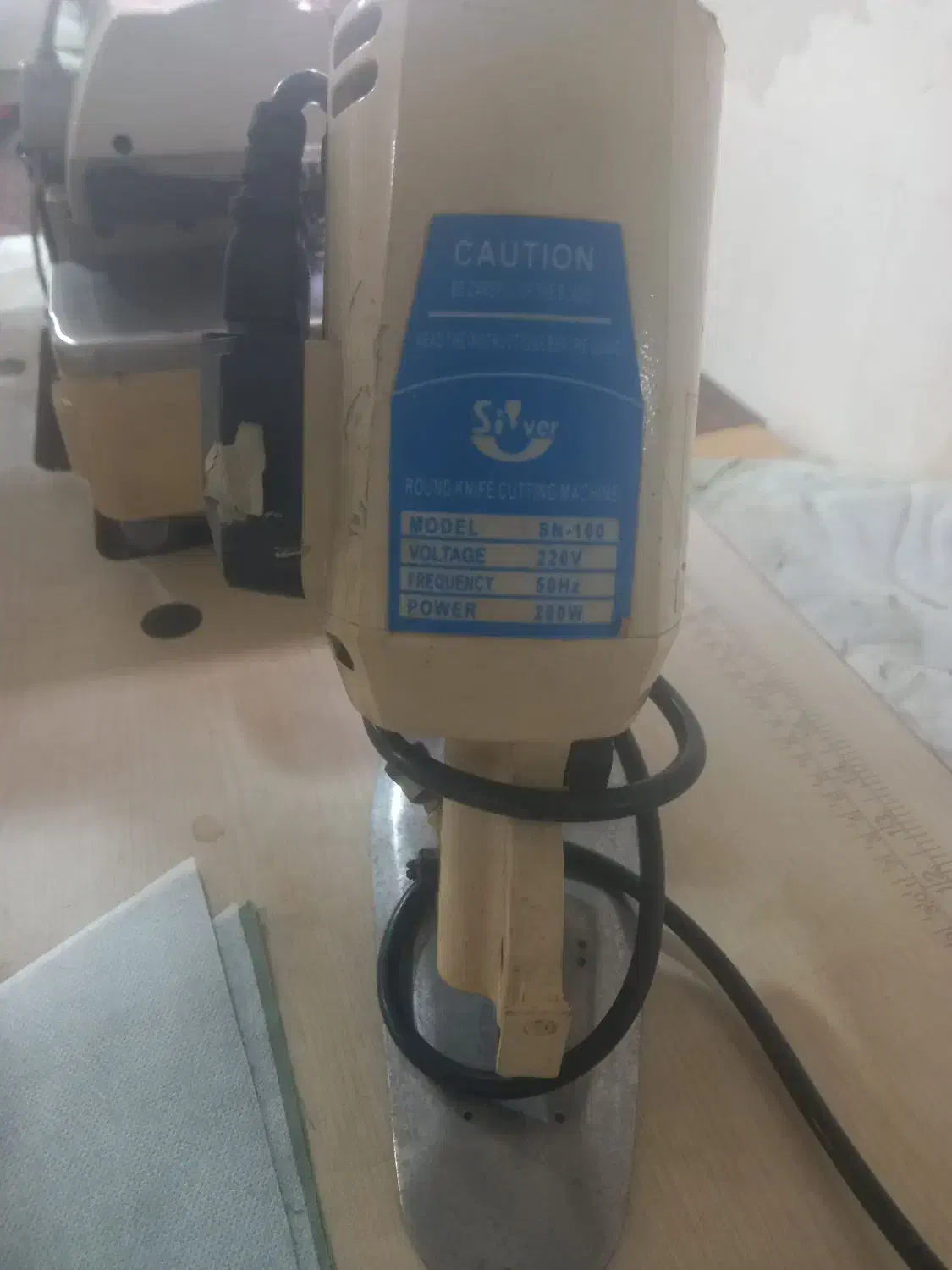 قیچی برقی|لوازم خیاطی و بافتنی|رباطکریم, نصیرشهر|دیوار