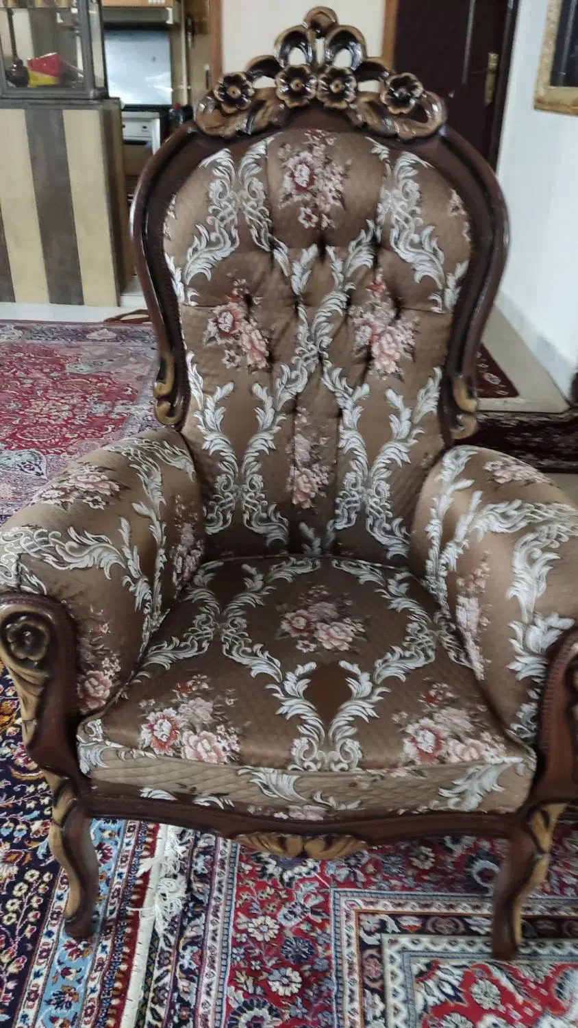 مبل سلطنتی۹نفره|مبلمان خانگی و میز عسلی|تربت‌حیدریه, حسنی بالا|دیوار