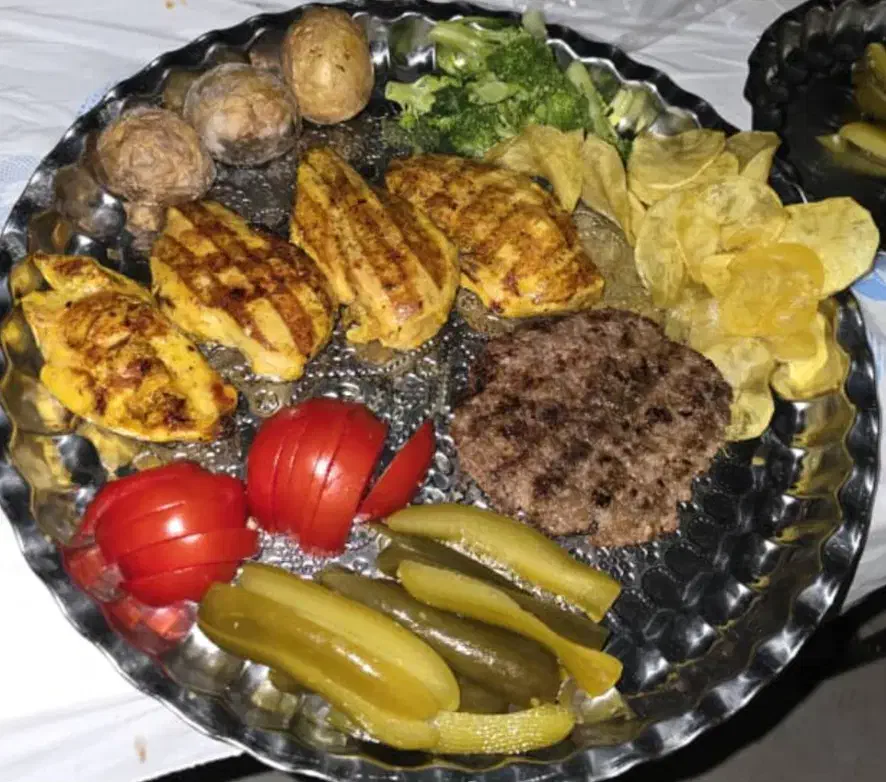 استخدام نیروی کار خانم|استخدام خدمات فروشگاه و رستوران|صومعهسرا, |دیوار