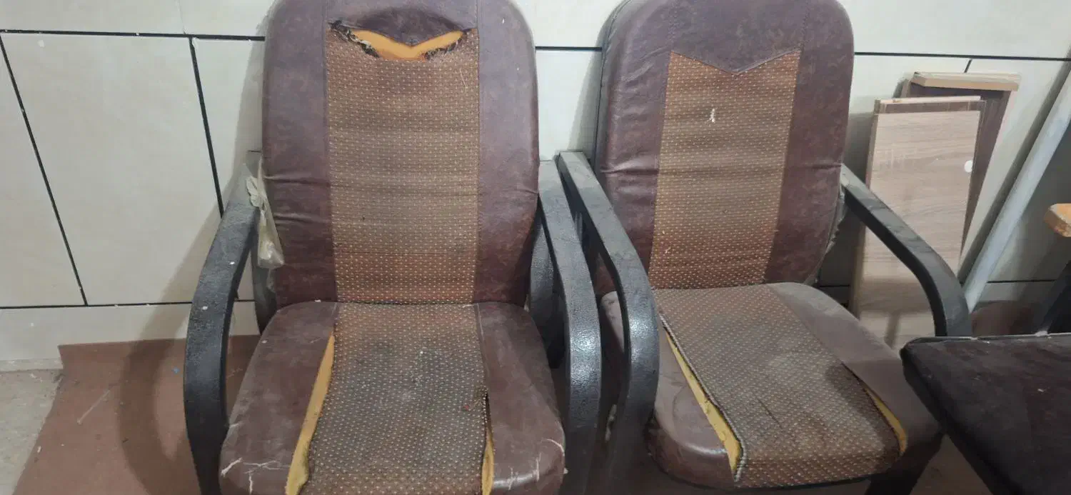 دو عدد صندلی|صندلی و نیمکت|دزفول, |دیوار