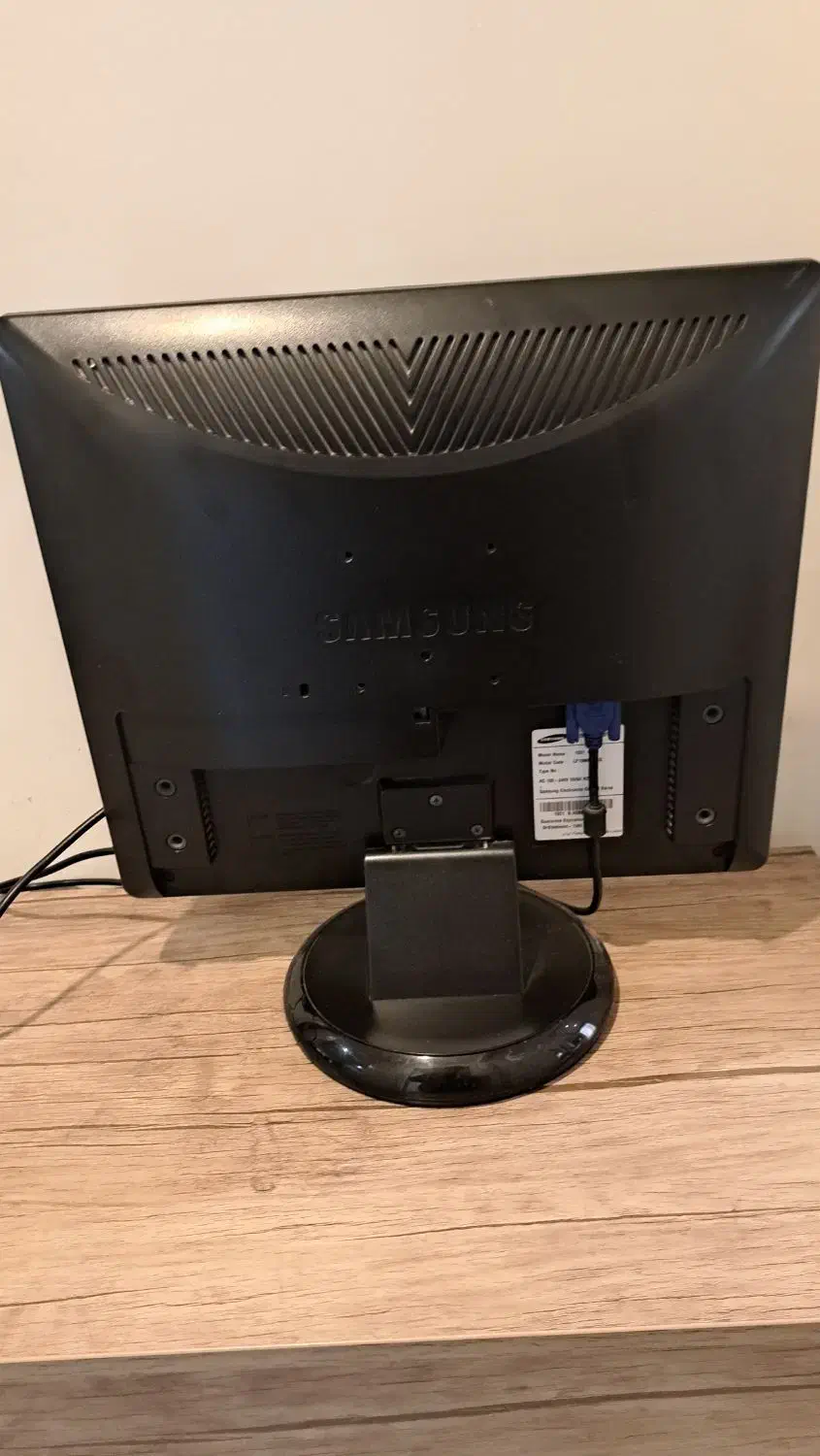 مانیتور سامسونگ مدل 1931 B|قطعات و لوازم جانبی رایانه|تهران, قزل قلعه|دیوار