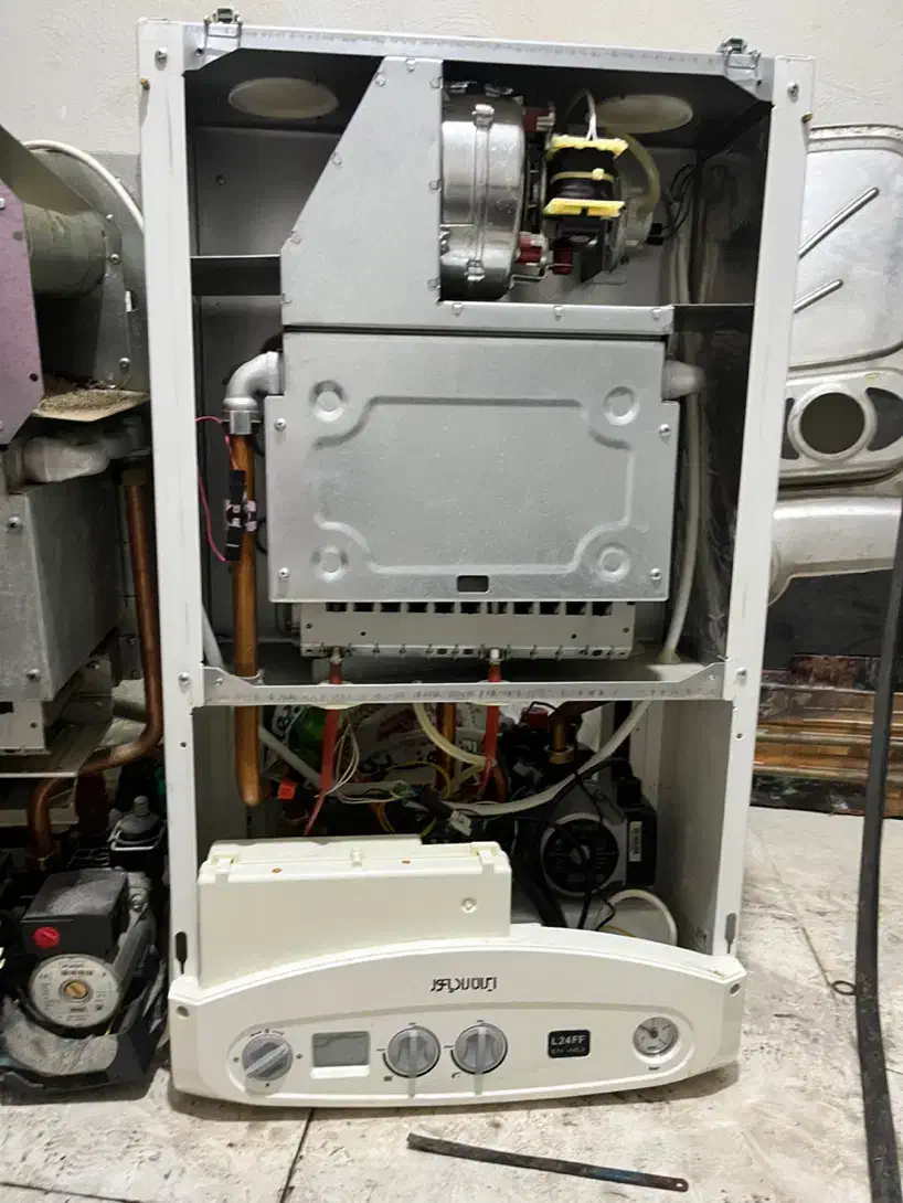 تعمیرات فوری پکیج//تعمیر پکیج صدرا//تعمیر ابگرمکن|خدمات پیشه و مهارت|صدرا-فارس, فاز ۱|دیوار