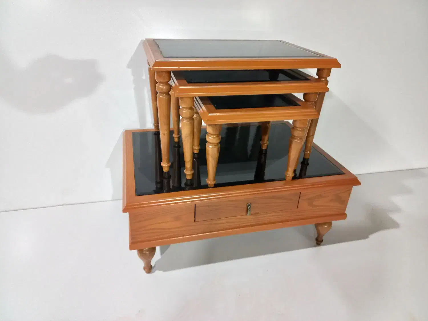 جلومبلی عسلی|مبلمان خانگی و میز عسلی|پاکدشت, شهرک انقلاب|دیوار