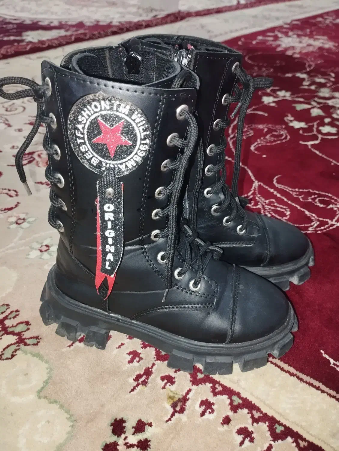 چکمه|کفش و لباس بچه|فیروزآباد (لرستان), |دیوار