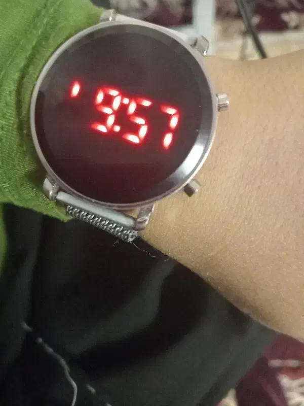 ساعت مچی مدل حصیری سالم قیمت مناسب|ساعت|کاشان, فاز ۲ ناجی آباد|دیوار