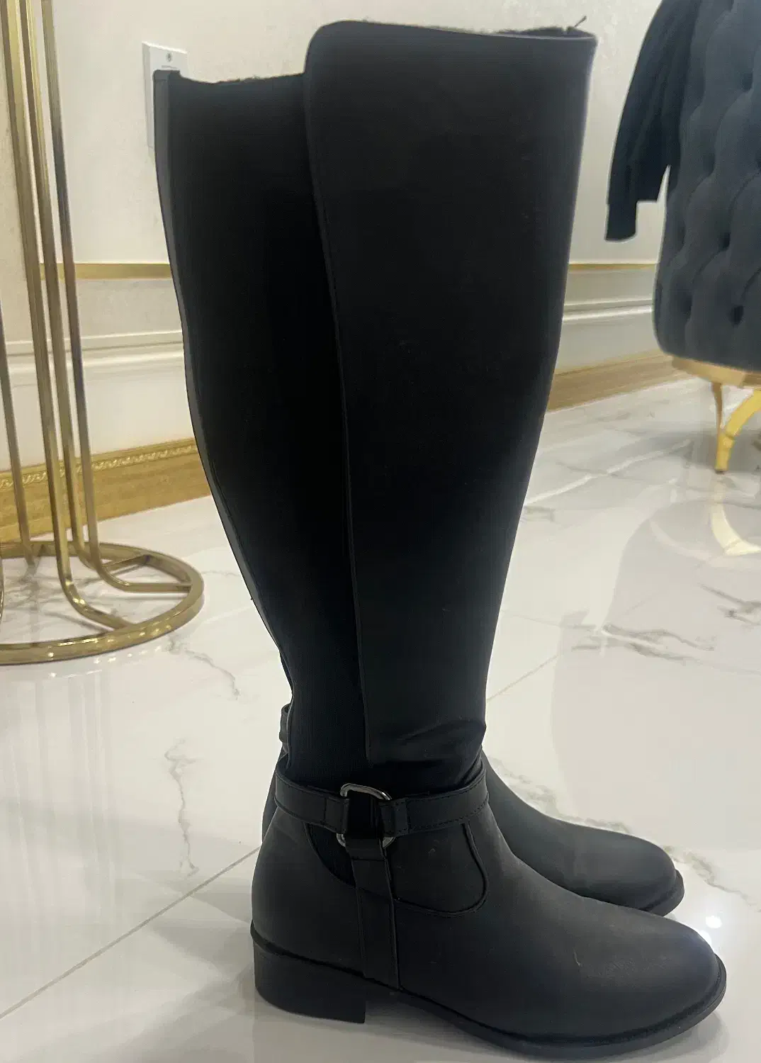 کفش|کیف، کفش، کمربند|کاشان, زیتون|دیوار