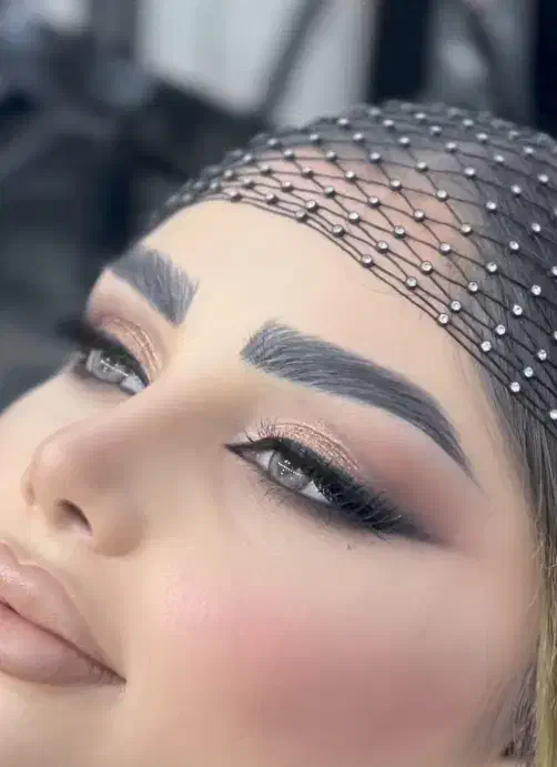 میکاپ و شنیون باهم فقط 400 تخفیفات روز مادر|خدمات آرایشگری و زیبایی|بروجرد, |دیوار