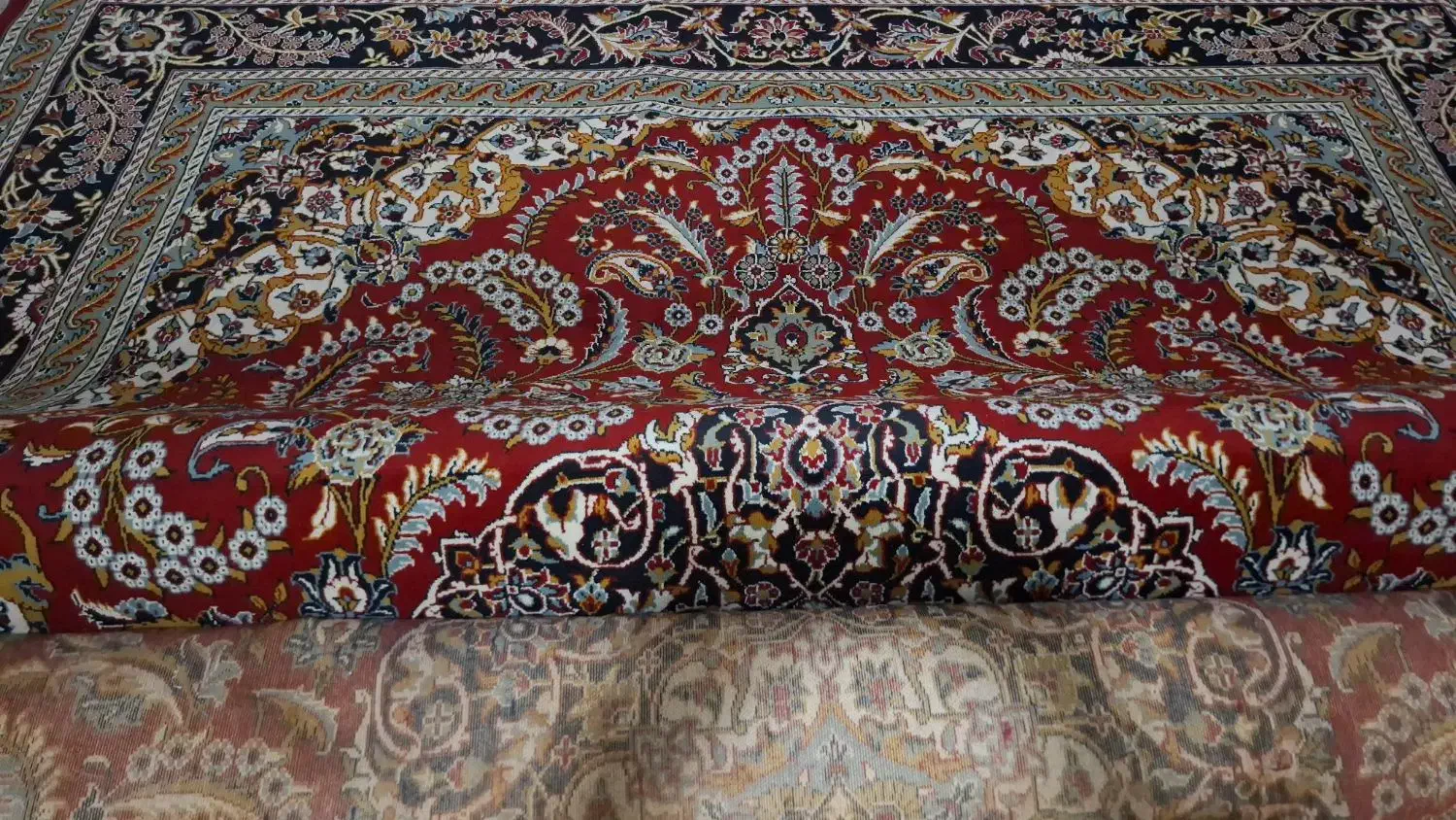 ۴تا فرش مشهدیک نقش تک نرخی|فرش|گنبد کاووس, |دیوار