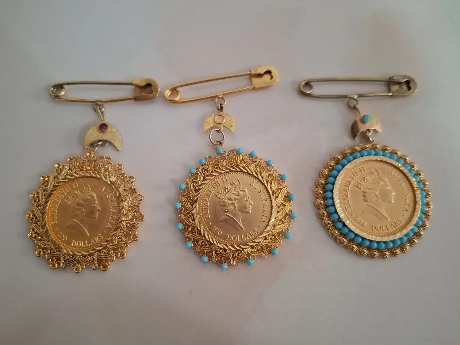 زیرگلویی یازیرخری|جواهرات|شیراز, محراب|دیوار