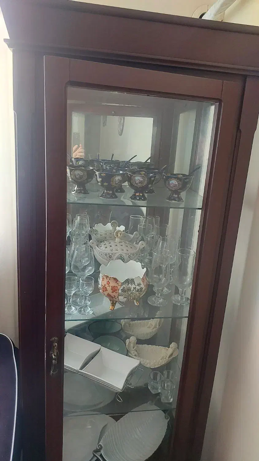 بوفه بسار شیک سایز متوسط و کم جا، فوری|بوفه، ویترین، کنسول|رشت, انصاری|دیوار