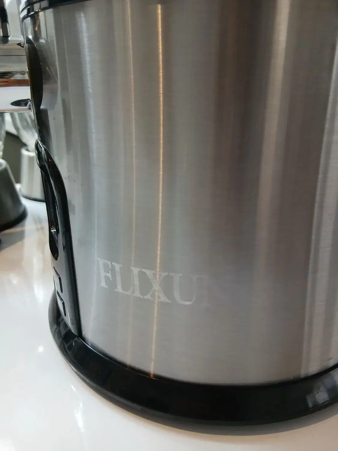 آبمیوه گیری نو FLIXUN|آبمیوه‌گیر و آب‌مرکبات‌گیر|قم, دورشهر|دیوار