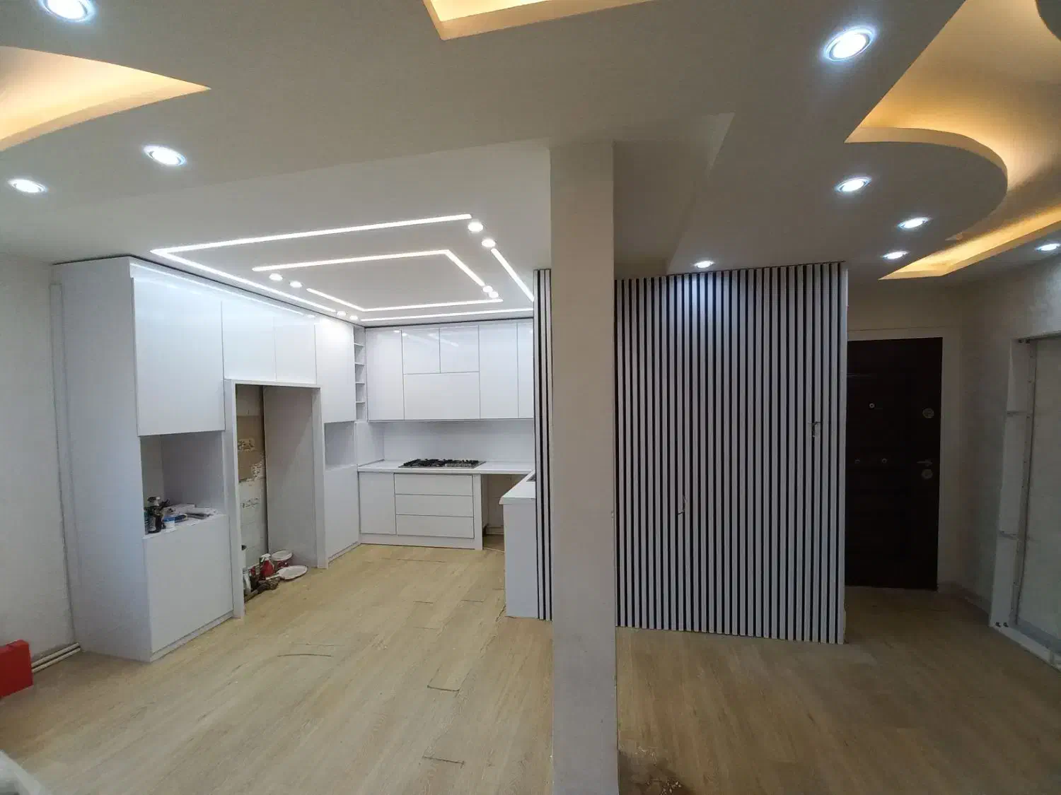 کابینت وکمد الاچیق وپله تمام گرد چوب دسته نرده گرد|خدمات پیشه و مهارت|رشت, حومه رشت|دیوار