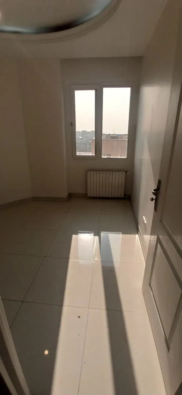 73 متر رو به آفتاب. 10 ساله. قابل تبدیل