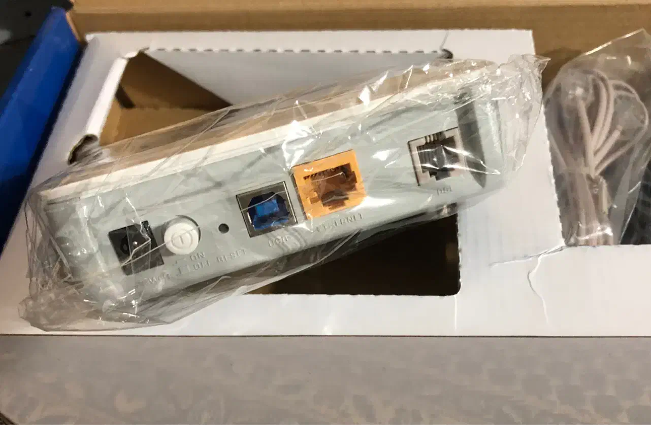 مودم روتر ADSL+2 زایکسل کابلی مدل P-660RU-T1v3s|مودم و تجهیزات شبکه|کردکوی, |دیوار