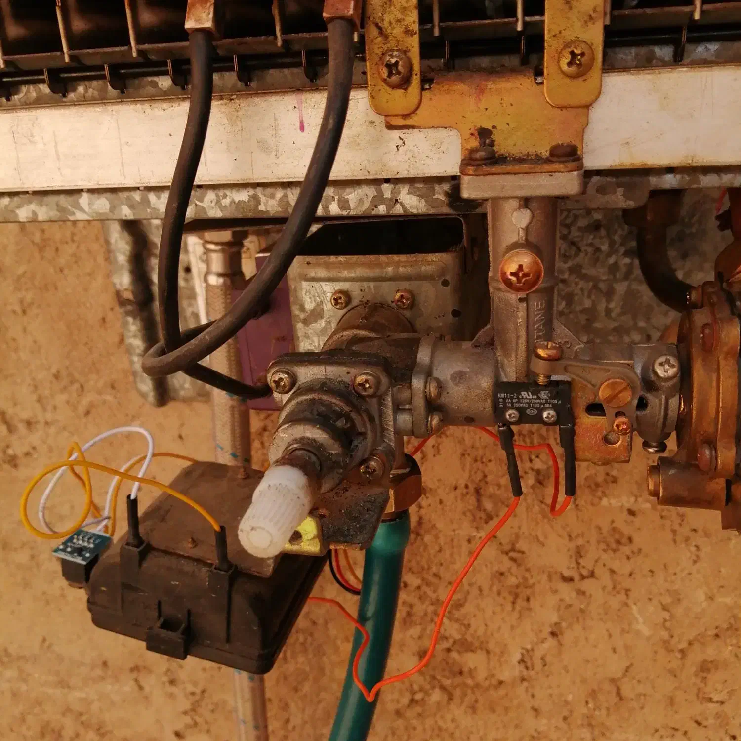 فروش آبگرمکن بوتان استوک|آبگرمکن، پکیج، شوفاژ|شیراز, شهرک سراج‎|دیوار