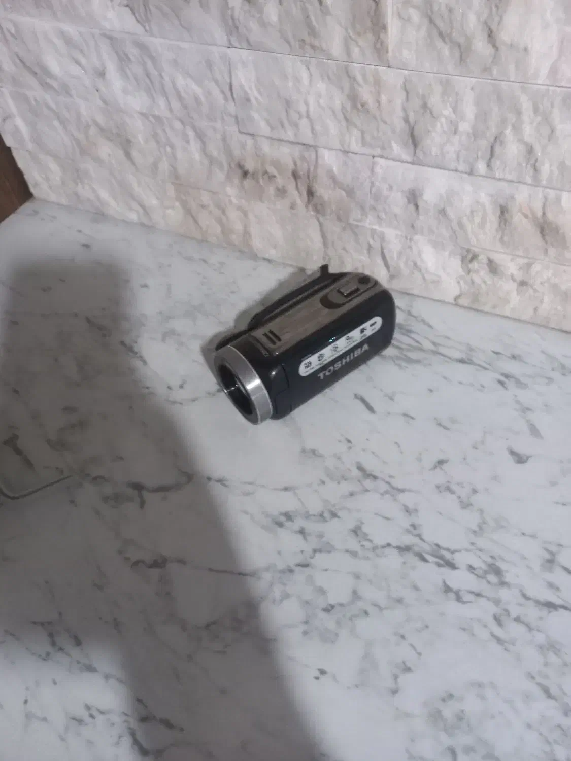 دوربین دیجیتال عکس وفیلم برداری توشیبا|دوربین عکاسی و فیلمبرداری|رشت, پاره بیجار|دیوار