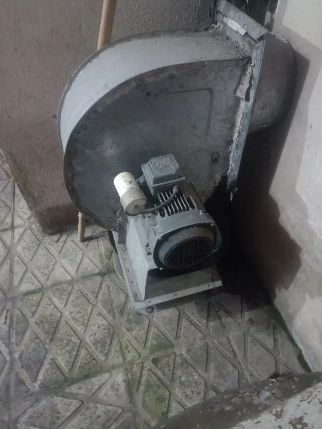 سانتریفیوژ حلزونی ۱ اسب مکنده|ماشینآلات صنعتی|لنگرود, |دیوار