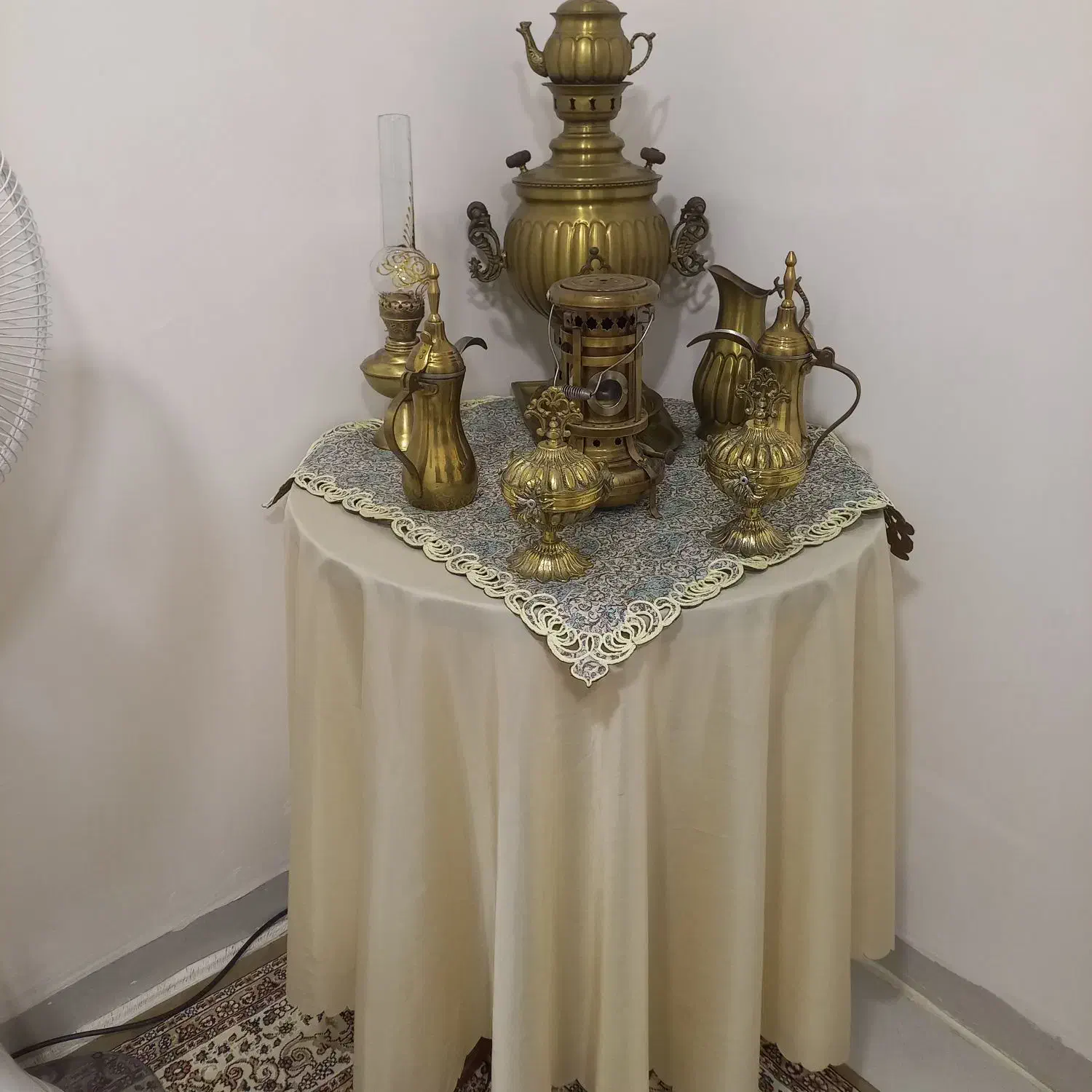 ست کامل سماوربرنجی بامیزخاطره|کلکسیون اشیاء عتیقه|اندیمشک, |دیوار