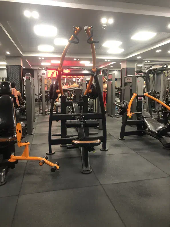 کار در باشگاه بدنسازی اقایان|استخدام سرایداری و نظافت|محمدشهر, محمدشهر|دیوار