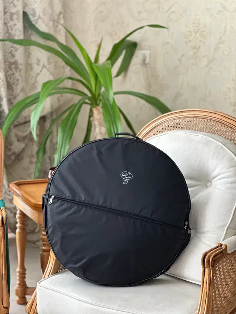 دف به همراه کیف دف|سازهای سنتی|اصفهان, رهنان|دیوار