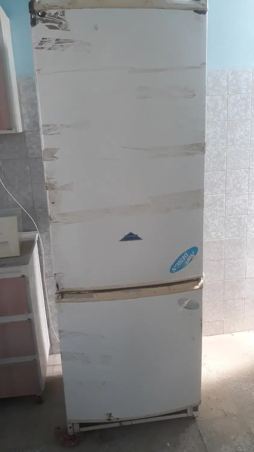 یخچال دست دوم نیاز به سرویس به قیمت موتور و بدنه|یخچال و فریزر|برازجان, |دیوار