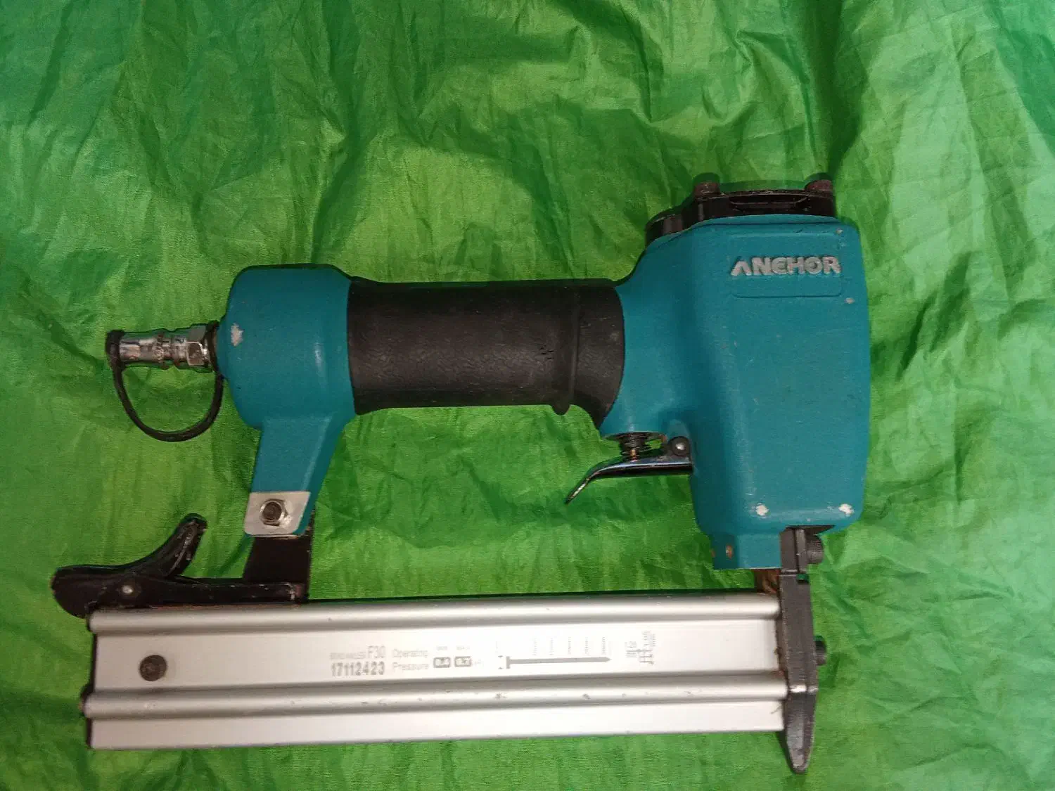 میخکوب بادی  کار کرده|ابزارآلات|خرم‌آباد, |دیوار