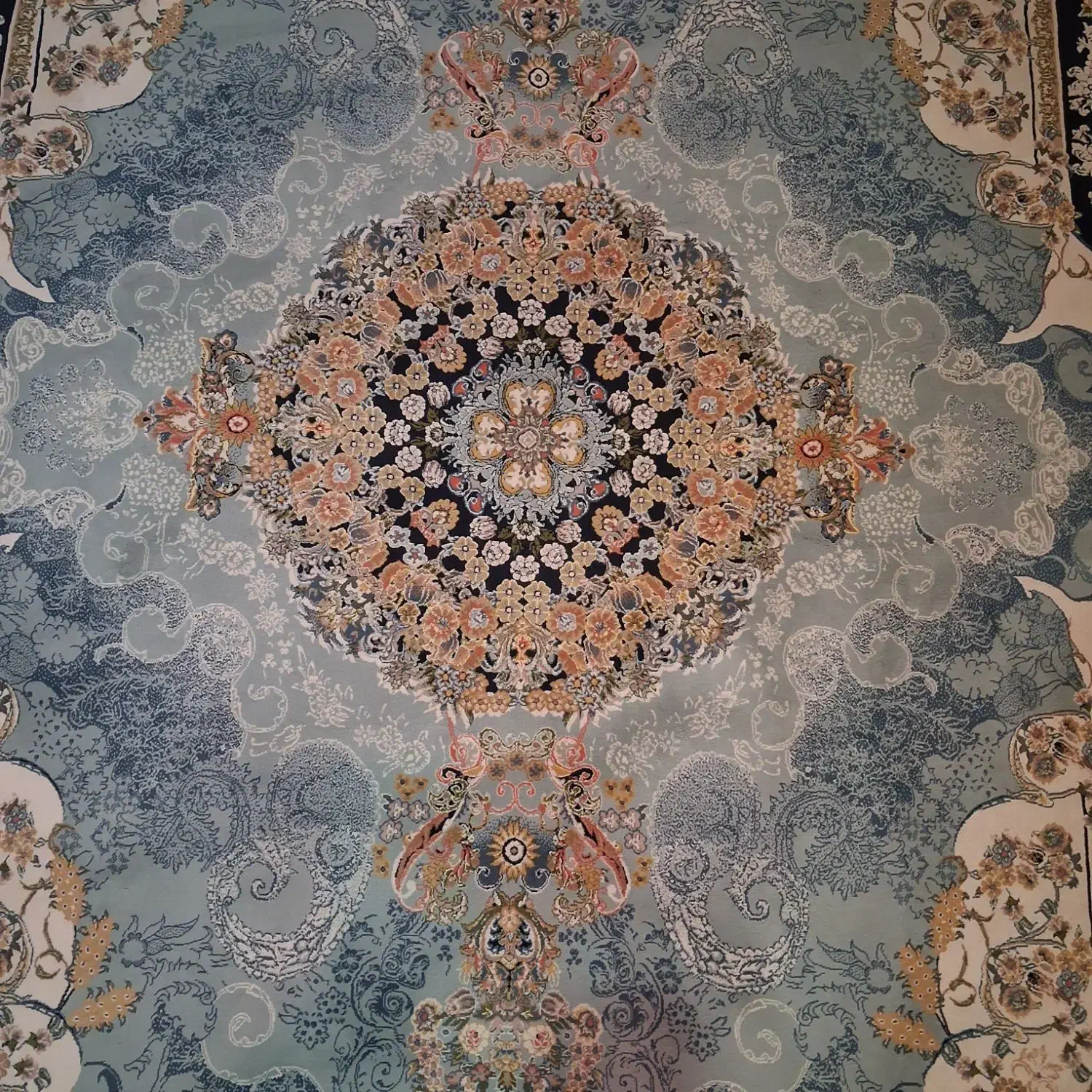 یک عدد فرش ۴متری ۵ملیون|فرش|لاهیجان, گلستان|دیوار