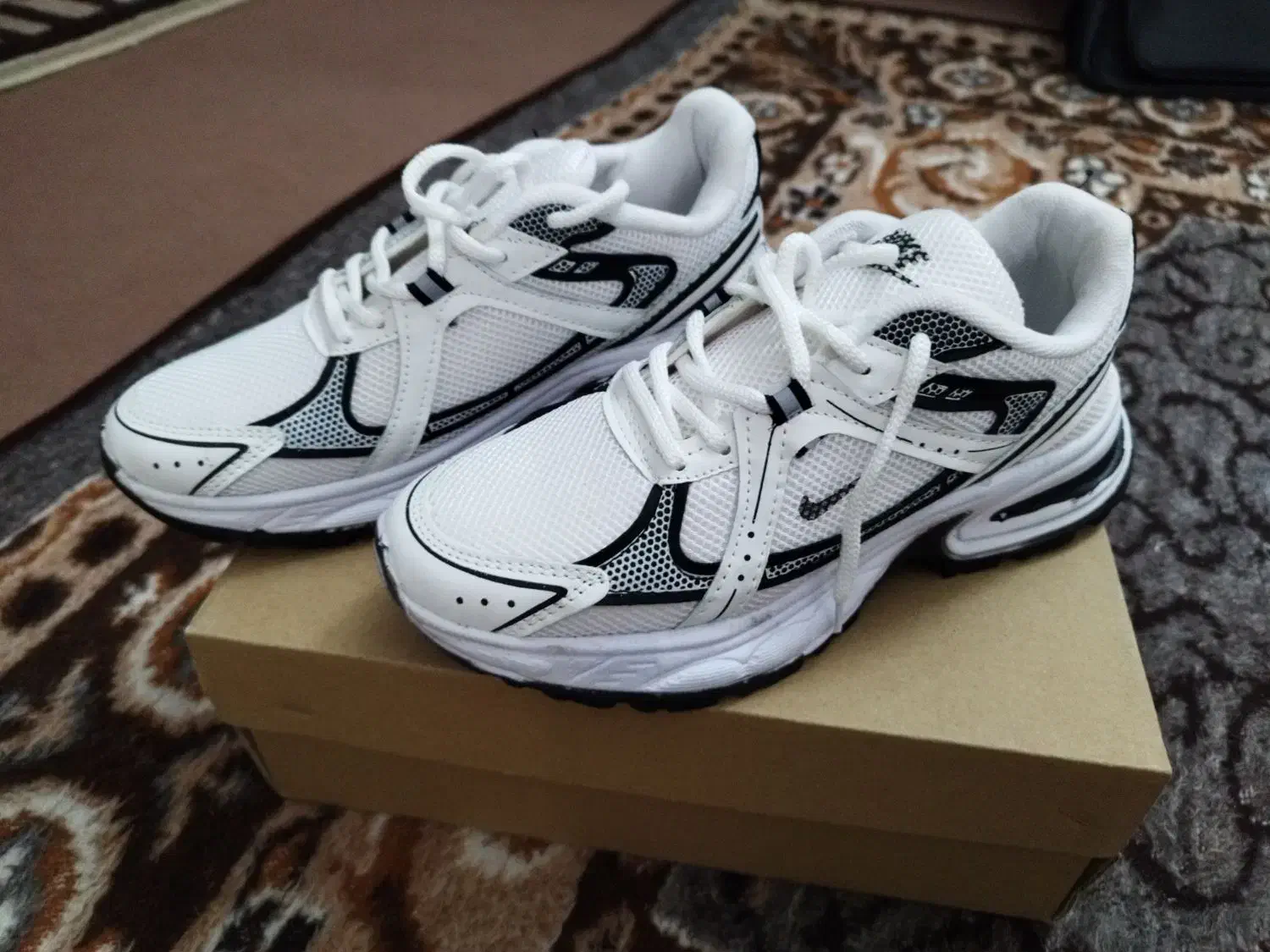 کتونی سایز 39 کاملا نو فروش به دلیل اندازه نبودن|کیف، کفش، کمربند|مرند, |دیوار