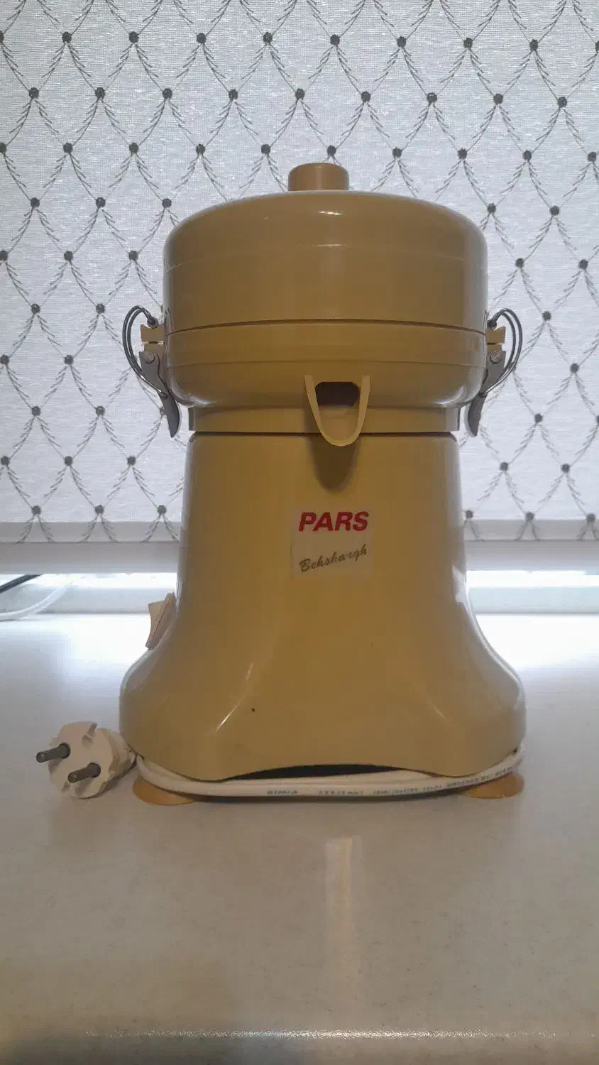 آبمیوه گیری|آبمیوه‌گیر و آب‌مرکبات‌گیر|گرگان, |دیوار