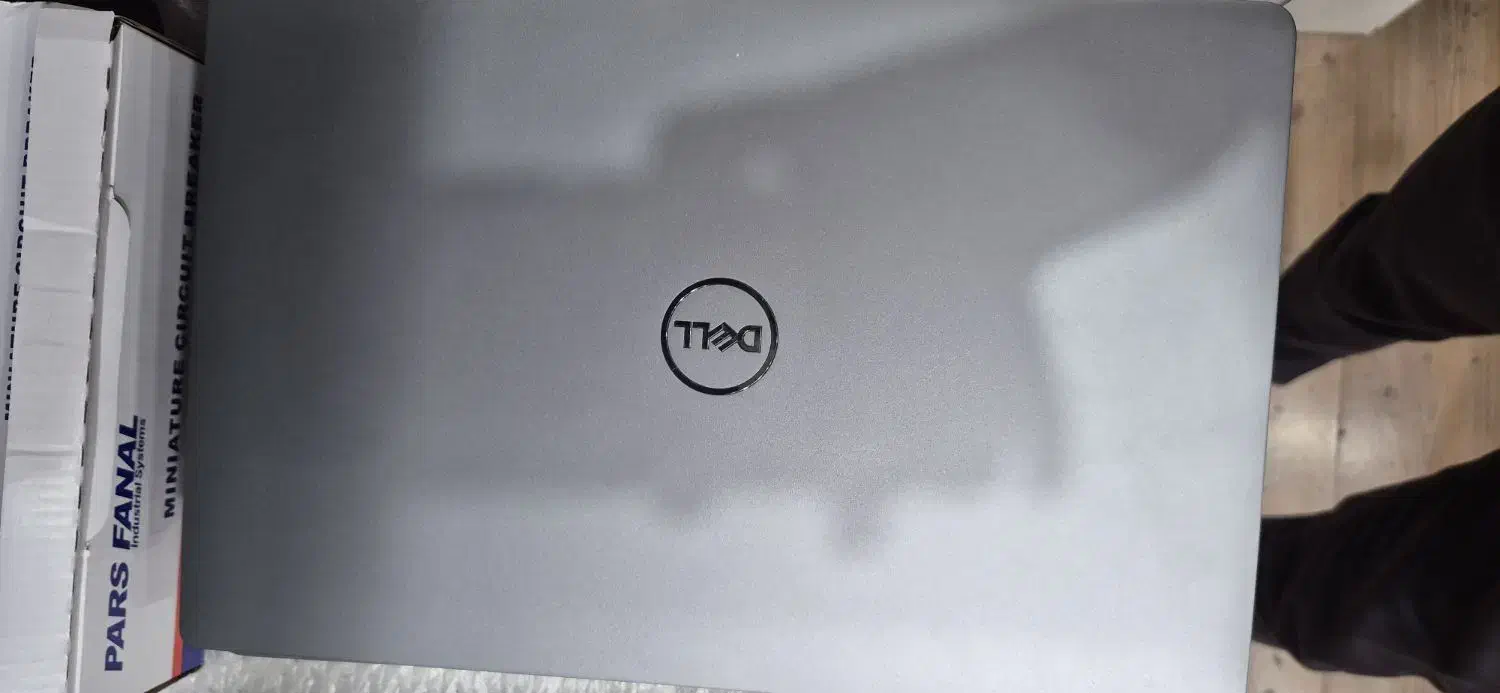 dell|رایانه همراه|تهران, فلسطین (میدان انقلاب)|دیوار