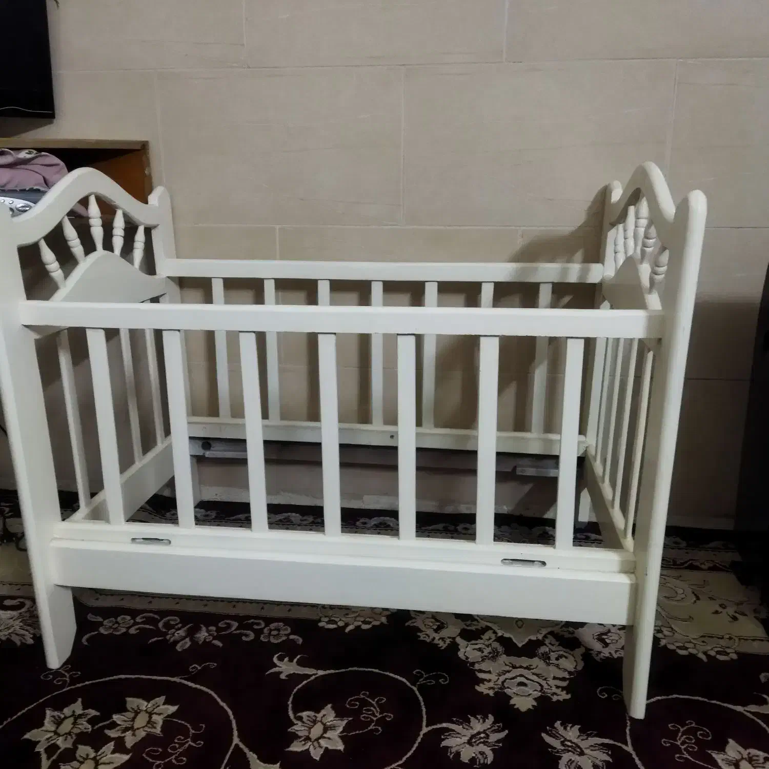 تخت‌کودک|تخت و صندلی بچه|بندر گناوه, |دیوار