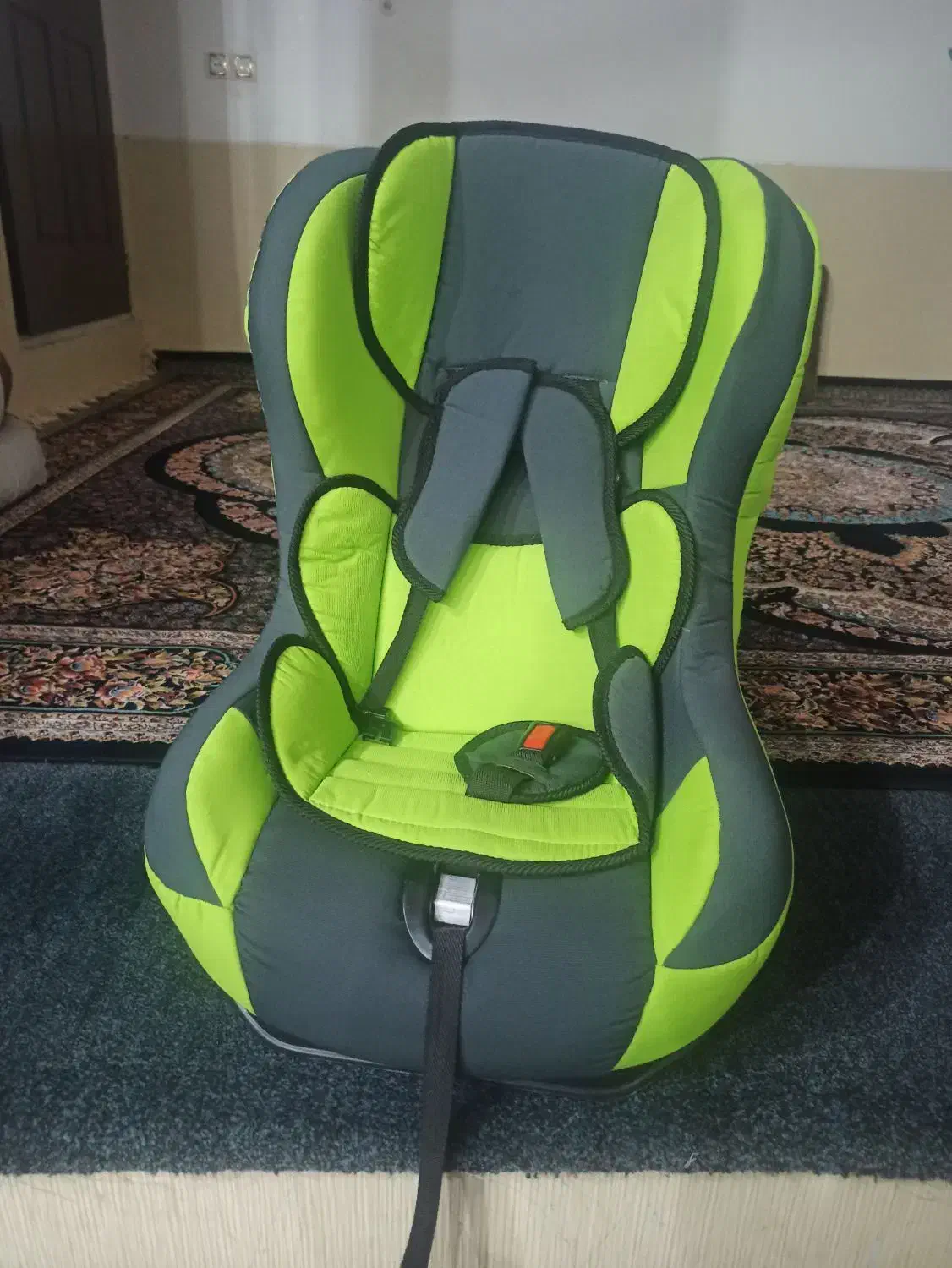 صندلی کودک|تخت و صندلی بچه|بافق, |دیوار