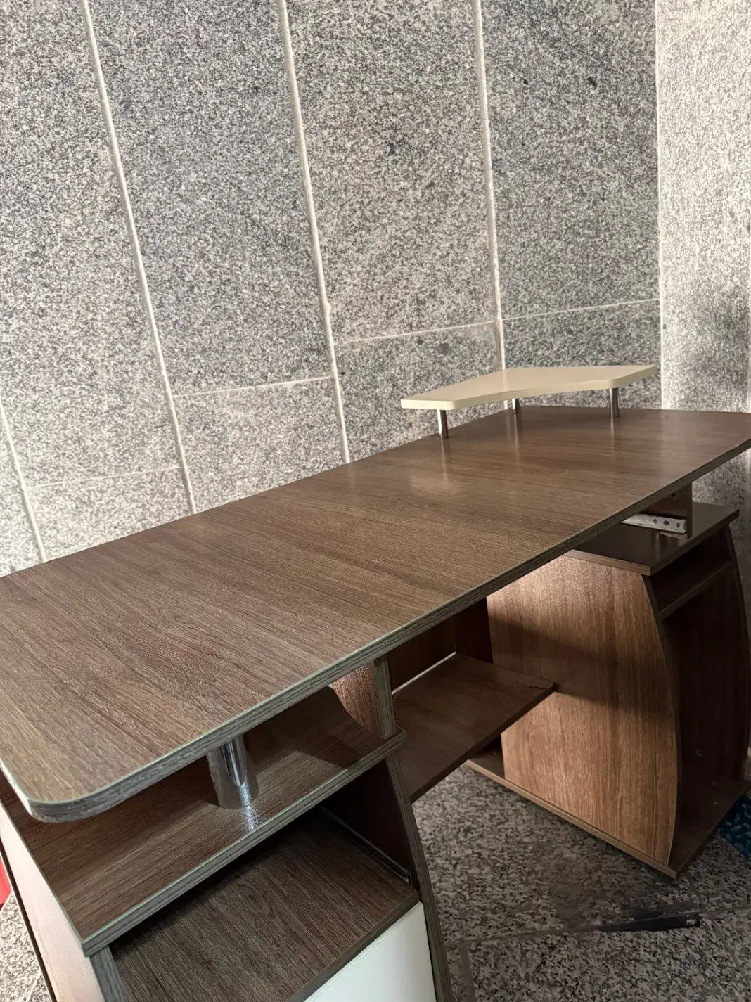 میز تحریر و کامپیوتر|میز تحریر و کامپیوتر|بندرعباس, |دیوار