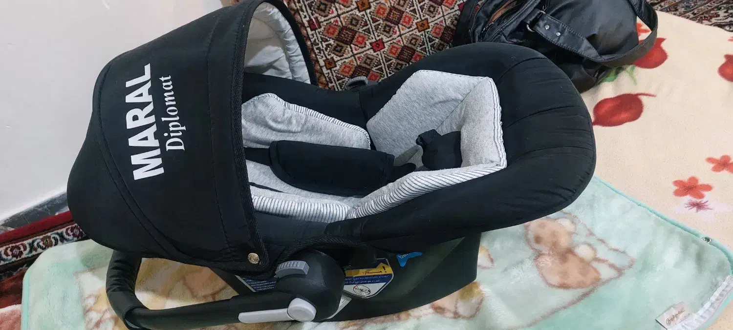 کریر وقنداق سویسی|کالسکه و لوازم جانبی|شهرضا, |دیوار