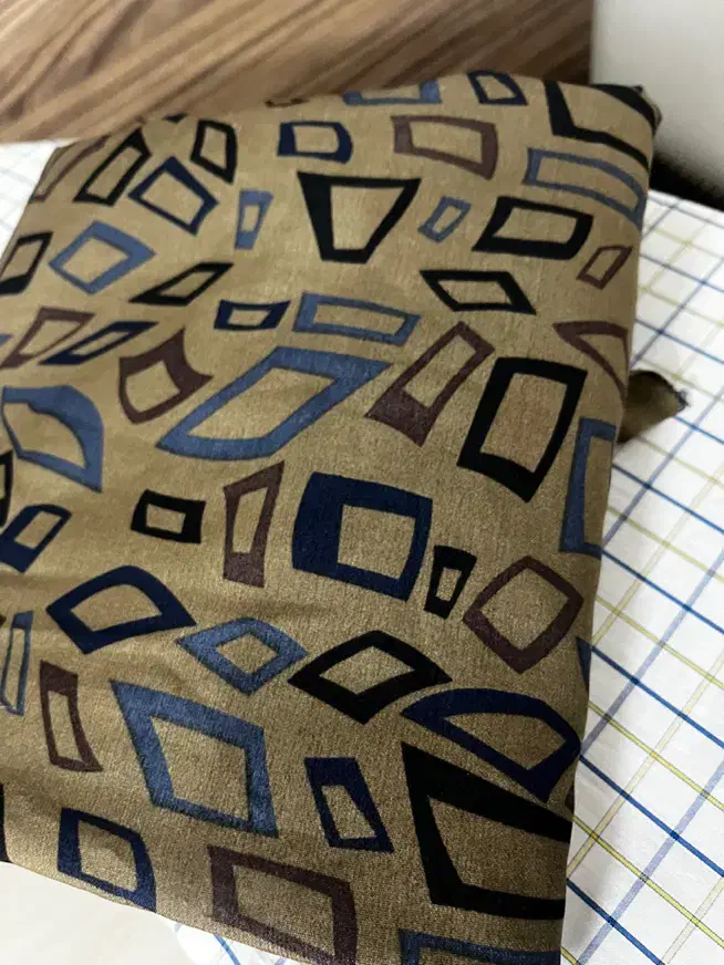 چادر طرح دار|لباس|کرمان, |دیوار