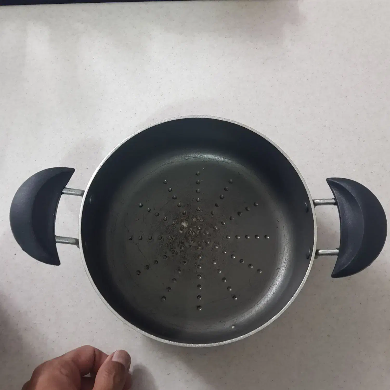 تعداد ۴عدد قابلمه دست دوم با سایزای مختلف|ظروف پخت‌وپز|کاشان, فاز ۲ ناجی آباد|دیوار