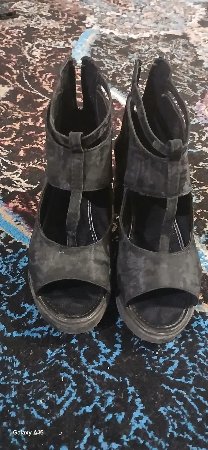 صندل|کیف، کفش، کمربند|شوشتر, |دیوار