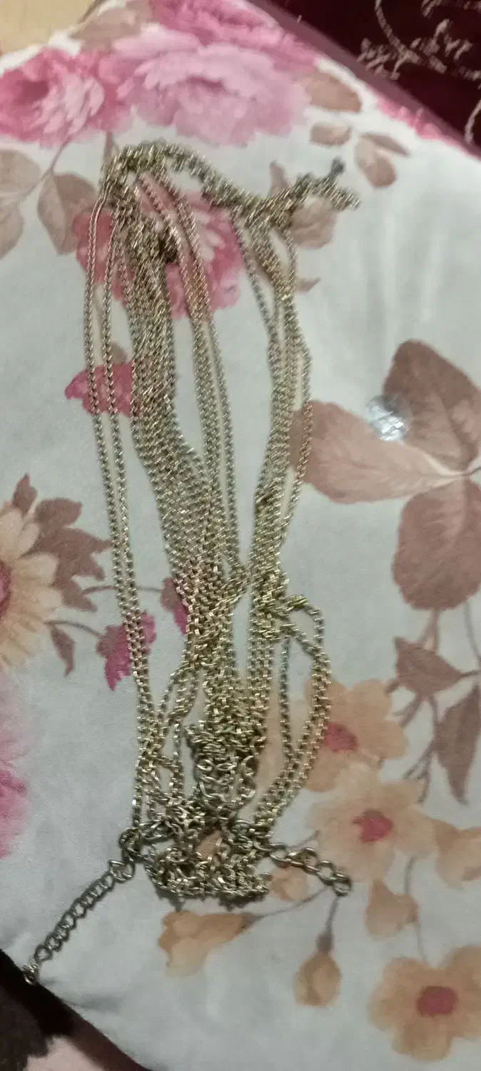 گردنبند بزرگ|بدلیجات|نیشابور, عدالت|دیوار