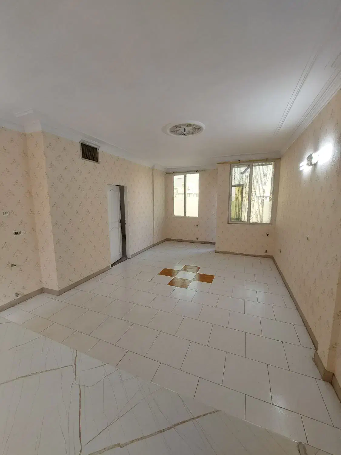 آپارتمان 60 متری شیک با بالکن/رهن کامل