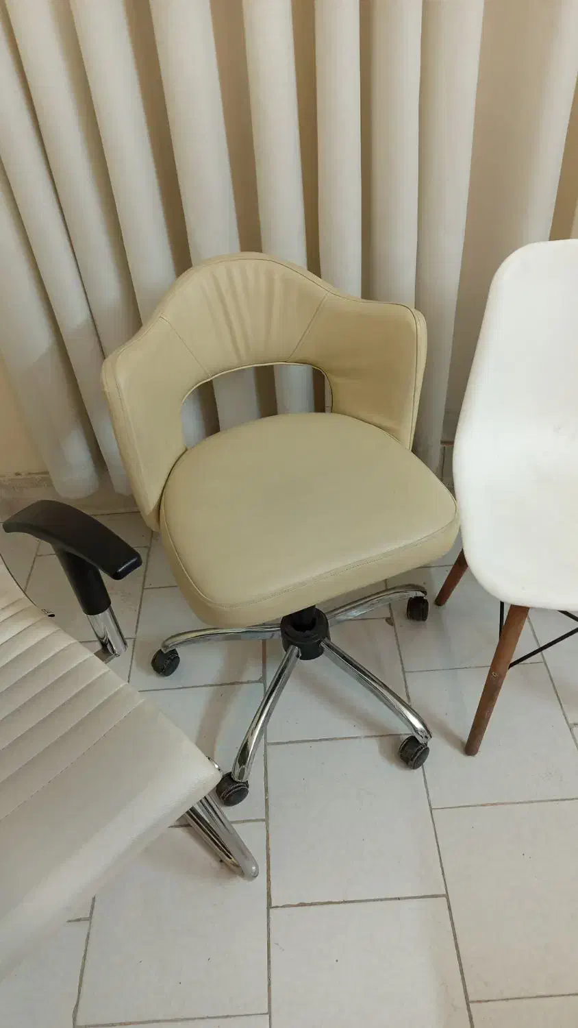 فروش تخت تزریق و آرایشی و ترولی و..|آرایشگاه و سالنهای زیبایی|بابل, |دیوار