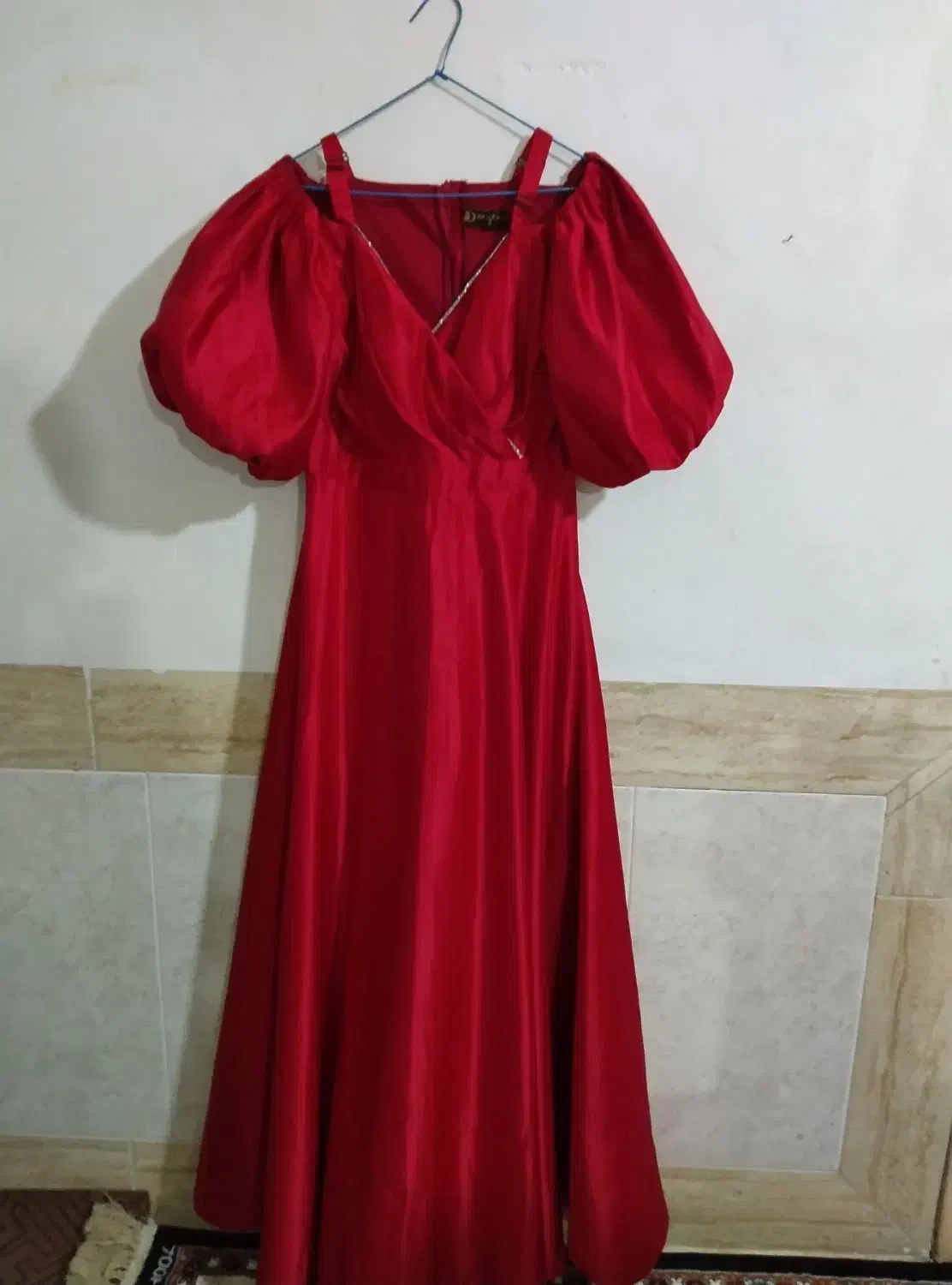 لباس مجلسی|لباس|تربت‌حیدریه, طالقانی|دیوار