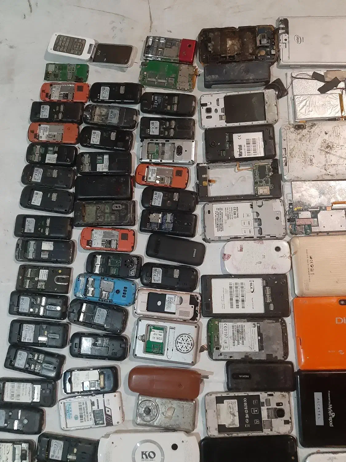 گوشی و تبلت ۱۳۰ عدد|تبلت|قرچک, داوود آباد|دیوار