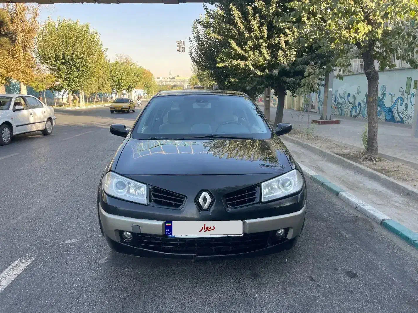مگان ۲۰۰۰ آبشنال ۹۲ چند لکه رنگ اتومات|خودرو سواری و وانت|تهران, مهران (سیدخندان)|دیوار