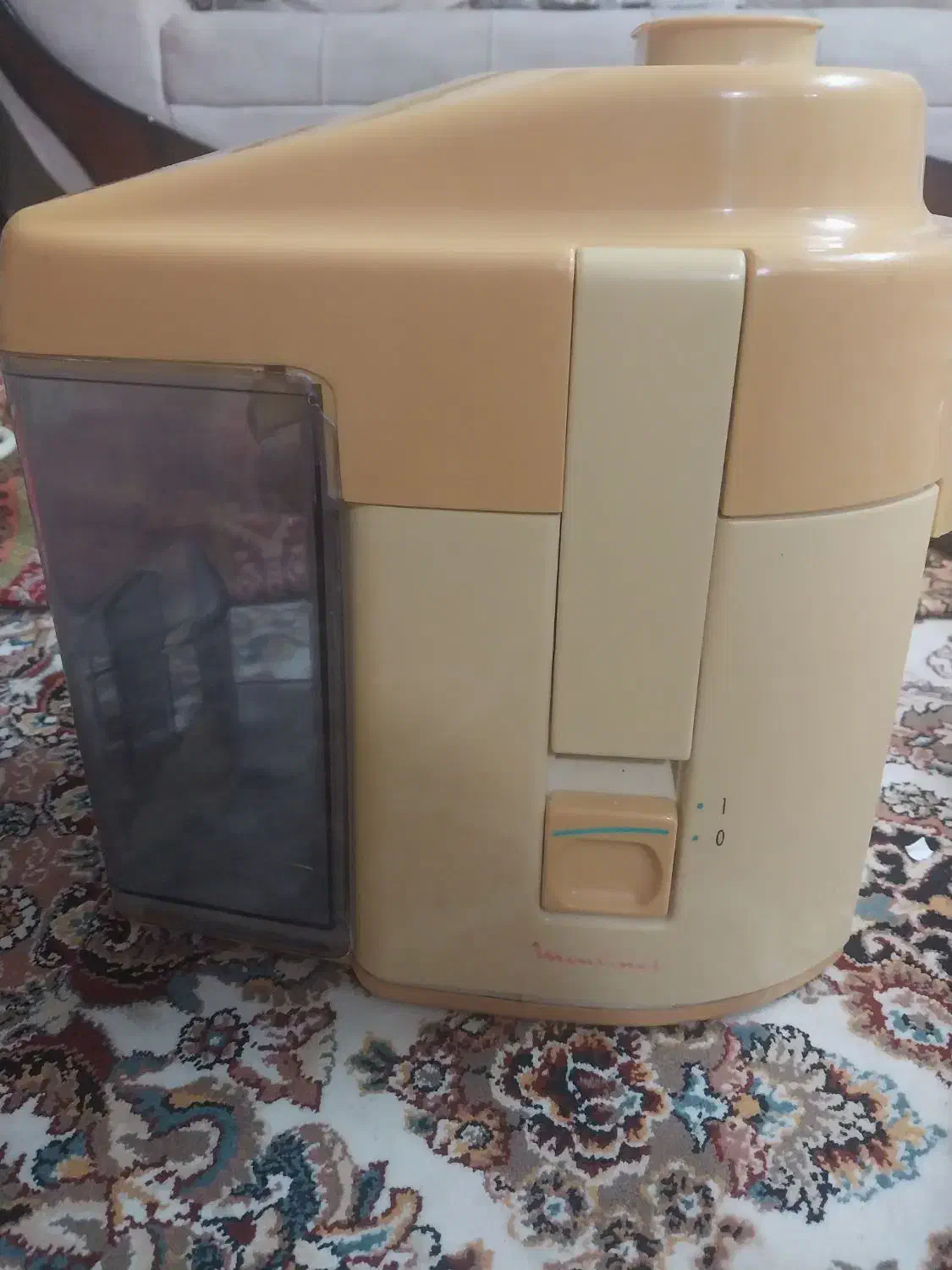 آبمیوه گیری|آبمیوه‌گیر و آب‌مرکبات‌گیر|سرخنکلاته, |دیوار